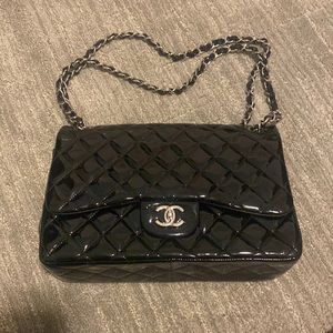 Chanel Classic Jumbo Black Patent Leather  (authentic)